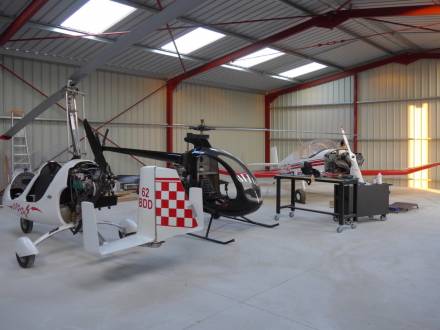 Hangar pour avion, hélicoptère et autogire